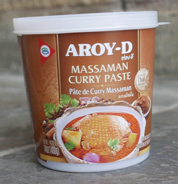 Thai Massaman Curry Paste - Aroy-D - Mae Ploy