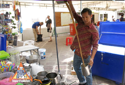 Thai Tea Street Vendor Dances