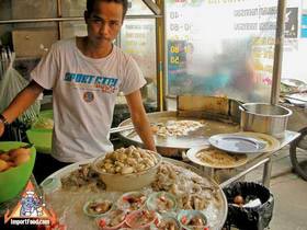 Sidewalk Guide to Bangkok's Finest Street Vendors - Thong Lor Area - Chow Lei Seafood