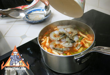 Thai Sweet & Sour Chicken Soup, 'Kaeng Som Gai'