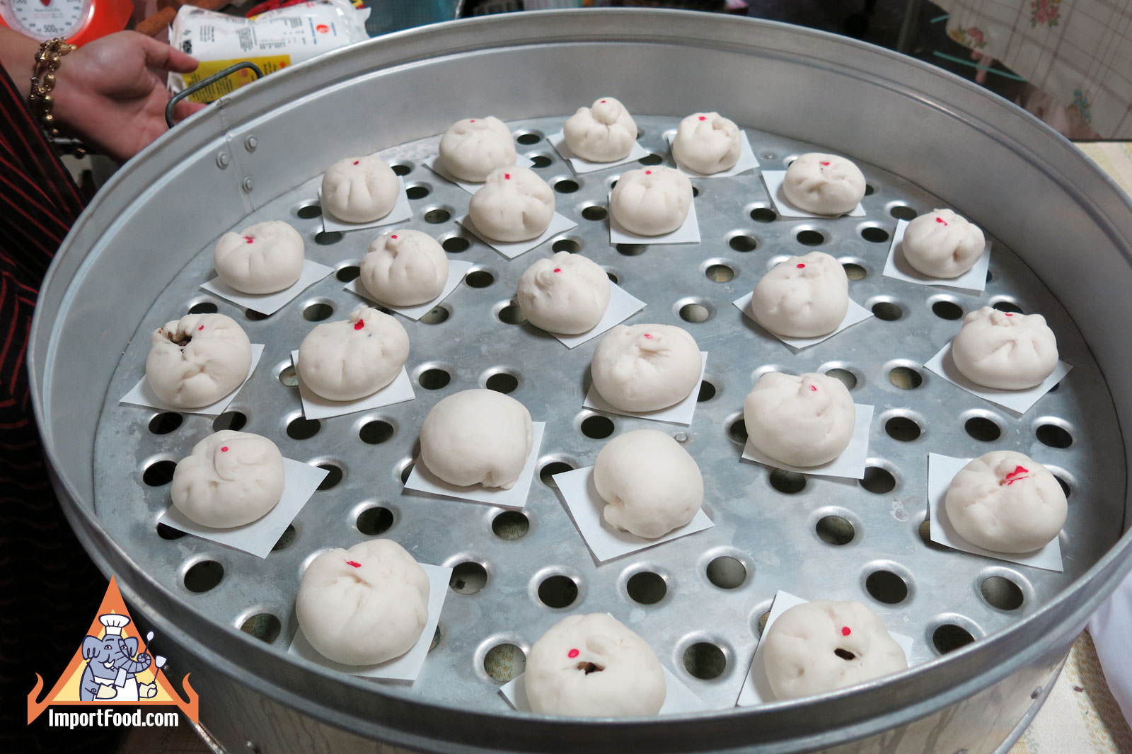 Street Vendor Makes Steamed Buns - Salapao