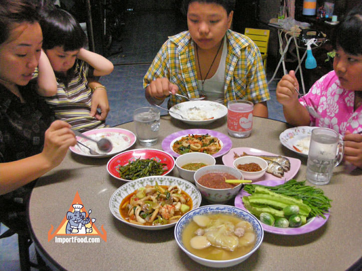 Thai Eating Customs