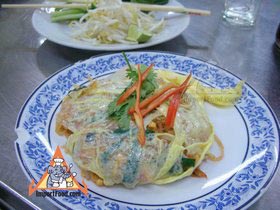 Sidewalk Guide to Bangkok's Finest Street Vendors - Saochingcha Area - Thip Samai Pad Thai