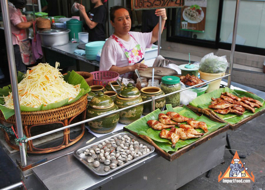 Thai Street Vendor offers fresh Som Tum Papaya Salad, Gai Yang Barbeque Chicken, and Clams